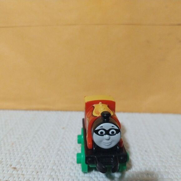 DC Comics Robin Thomas The Train Percy Mini Micro Super Heroes 6 2014 - Picture 3 of 4
